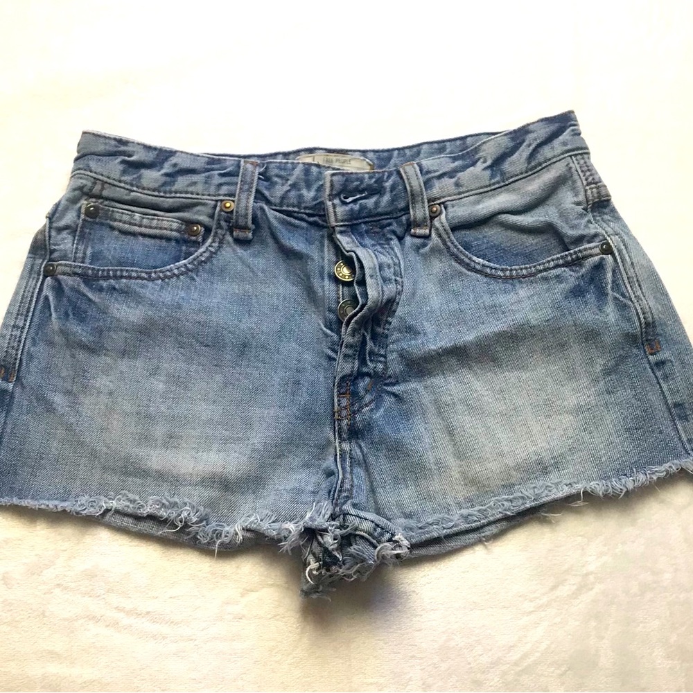 Free People Womens Button Fly Cut Off Denim Jean Shorts Size W 27 Flaw